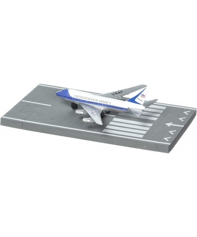 Worldwide Trading RW015 Runway24 Air Force One Boeing 747 Diecast $23.35 Kids' Play Airplanes