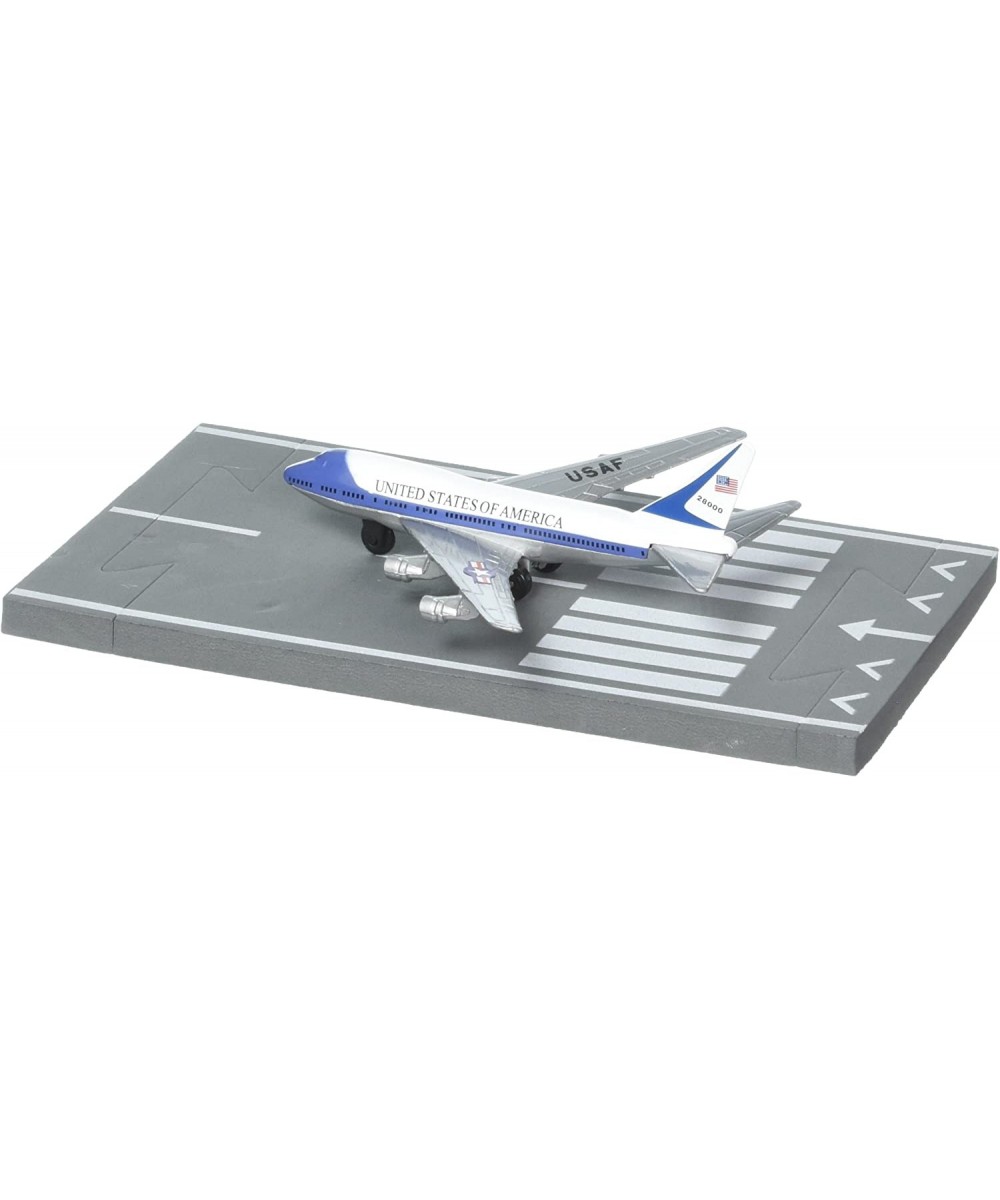 Worldwide Trading RW015 Runway24 Air Force One Boeing 747 Diecast $23.35 Kids' Play Airplanes